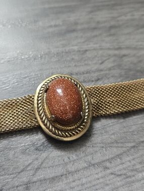 Vintage Gold-Tone Mesh Bracelet with Glittering Brown Pendant